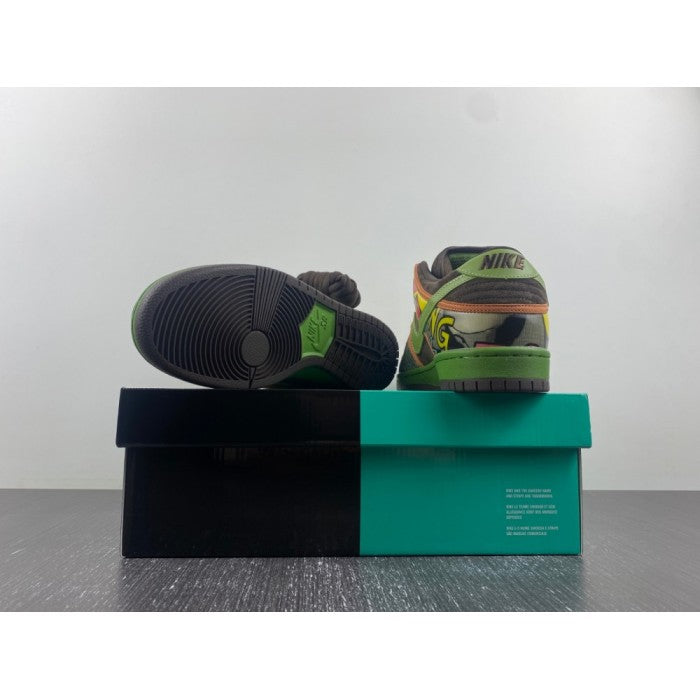 SB Dunk Low 'De La Soul'