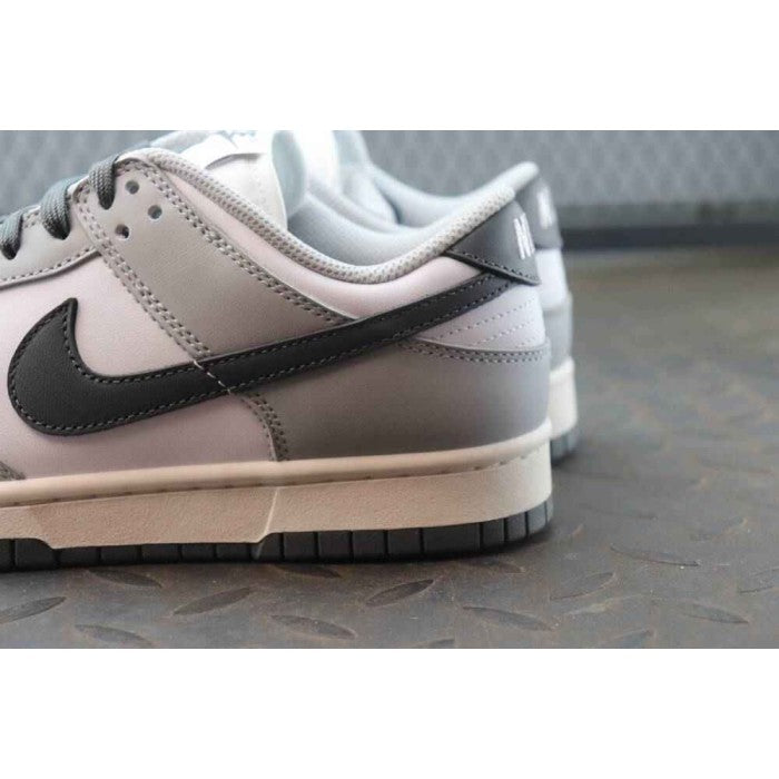 Dunk Low 'Light Smoke Grey'