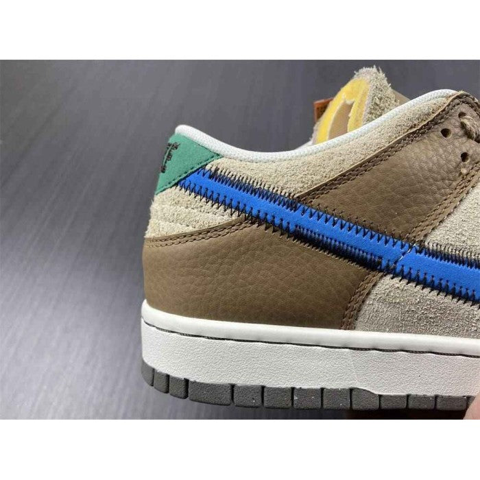 size? x Dunk Low 'Dark Driftwood'