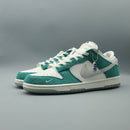 Kasina x Dunk Low 'Road Sign'