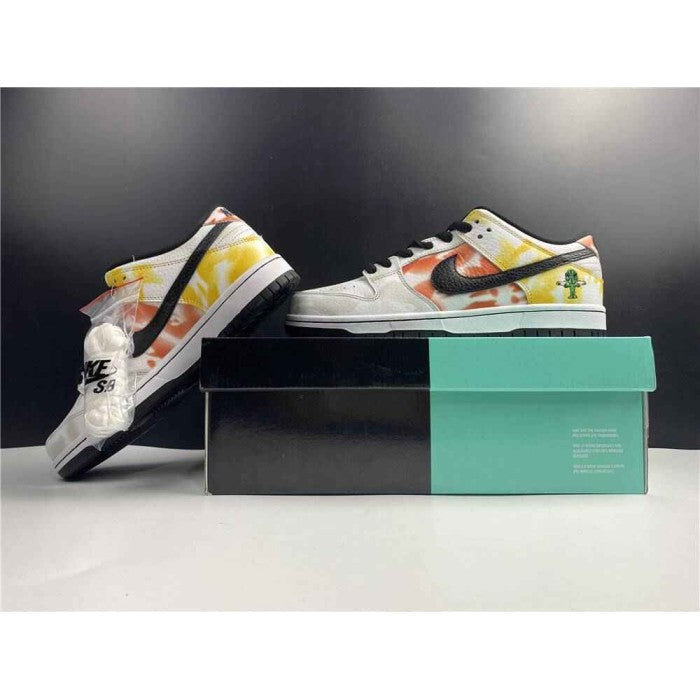 Dunk SB Low 'Tie-Dye Raygun - White'