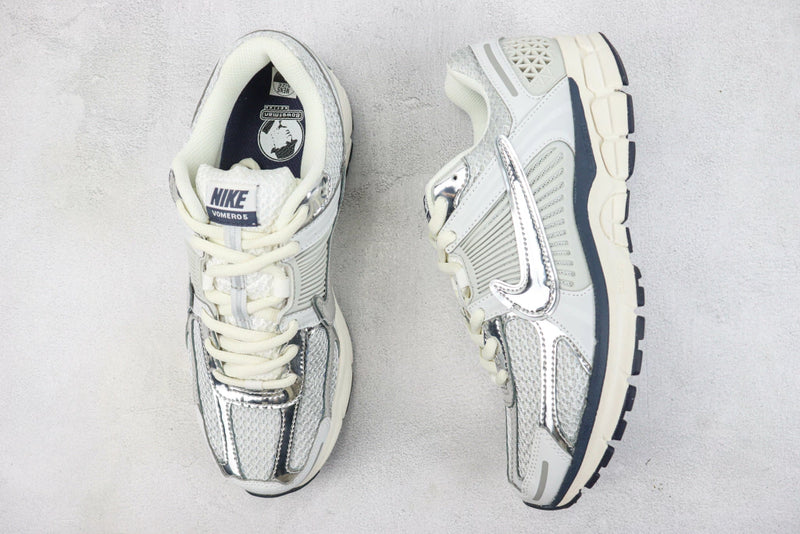 Nike Zoom Vomero 5 Photon Dust Metallic Silver