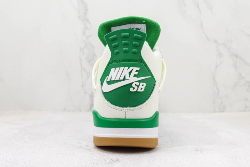 Air Jordan 4 ‘Pine Green’