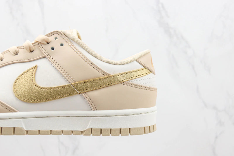 Dunk Low Phantom Metallic Gold